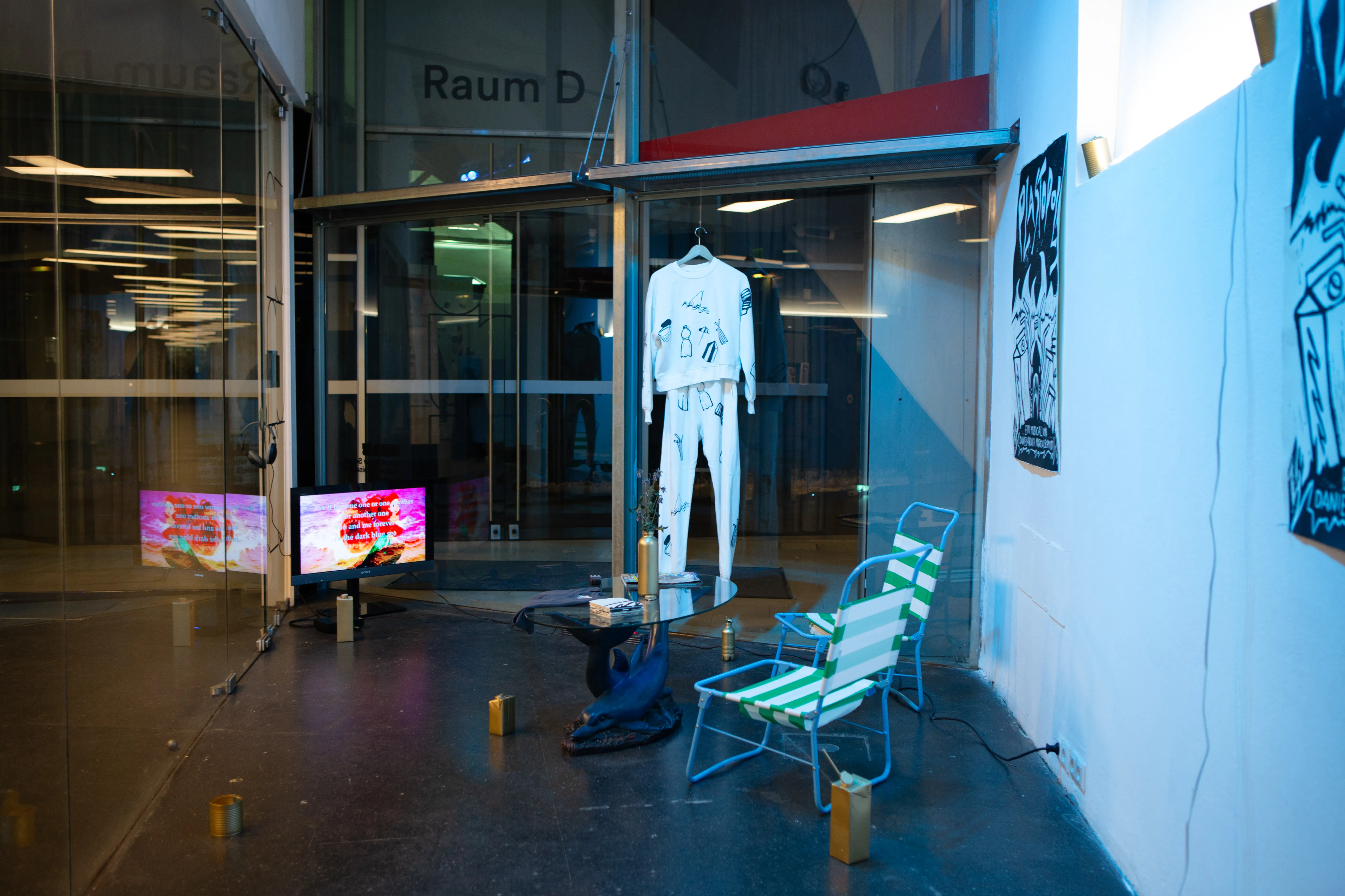 performance and installation, © Marcia Schmidt